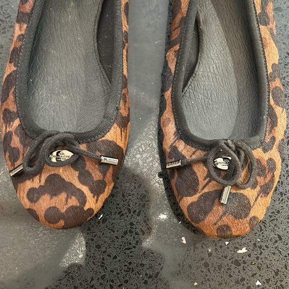 EUC Coach Cheetah Flats - Picture 3 of 7